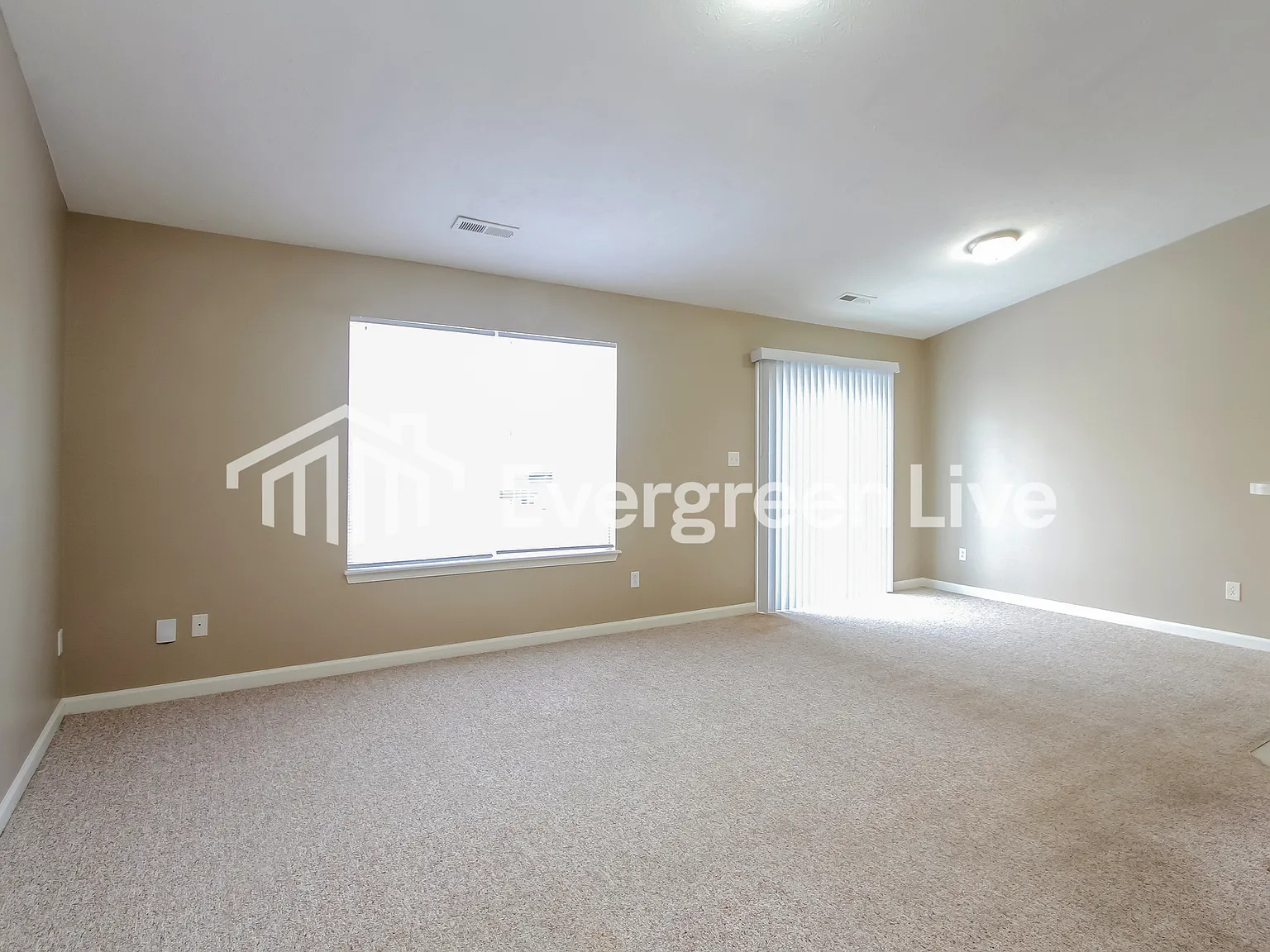 3 bed, 2.0 bath, 1405 sqft, $1,545 — Photo 3