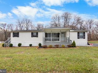 92 Pauls Pl, Falling Waters, WV 25419