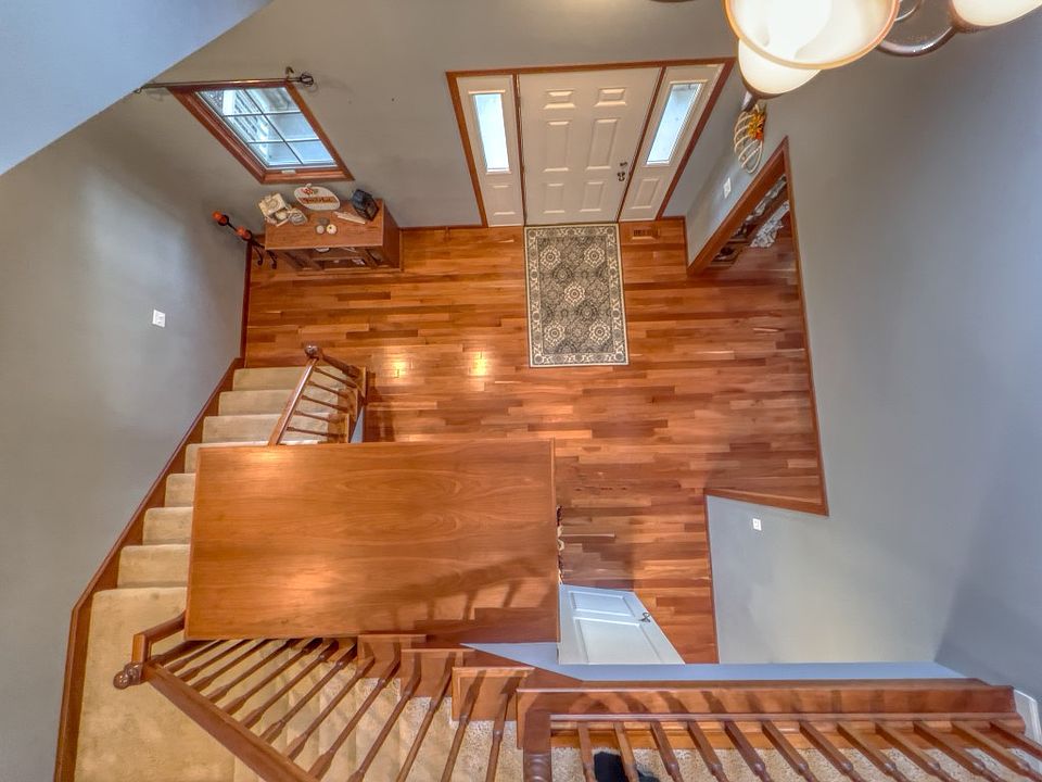 1215 Shadow Ln, Pella, IA 50219 Zillow