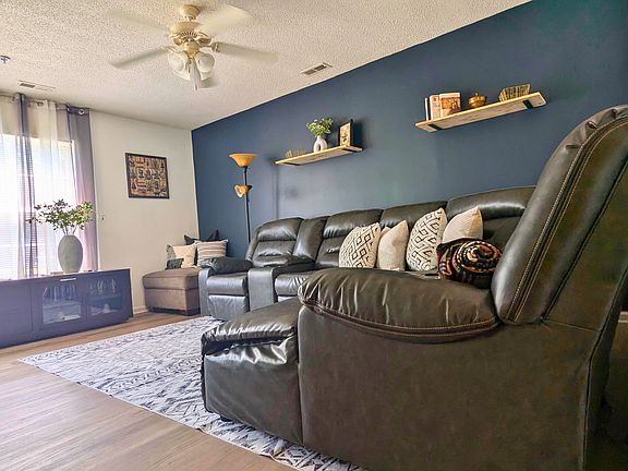3rd image of 360 Bracken Pl