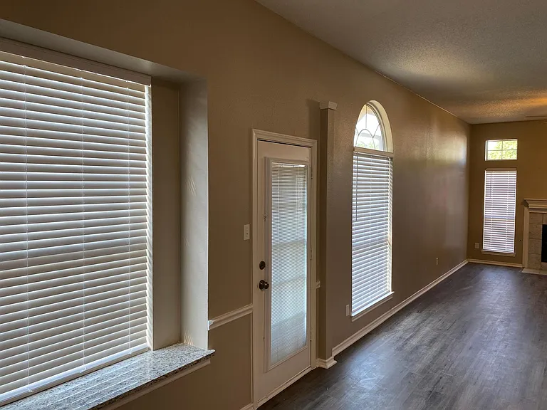 1530 Winslow Ln — Photo 14