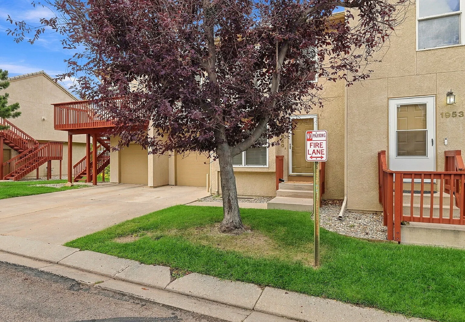 3 bed, 2.5 bath, 1534 sqft, $1,955 — Photo 3
