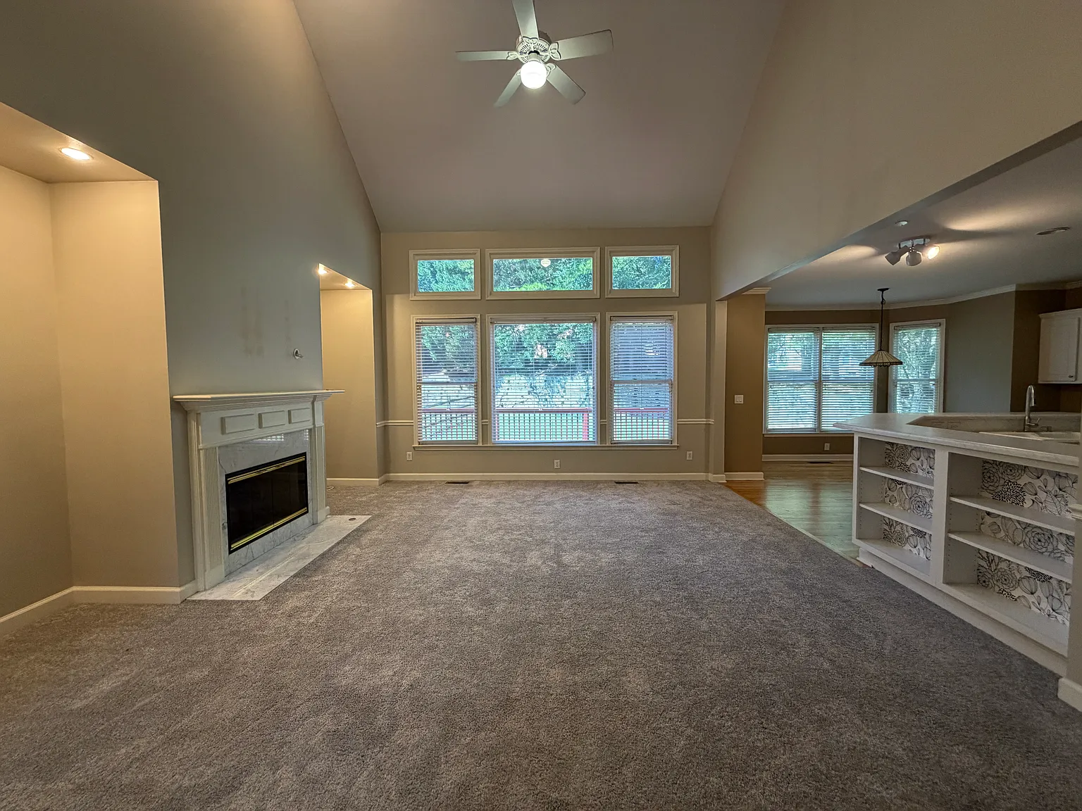 4 bed, 3.5 bath, 3600 sqft, $3,500 — Photo 4