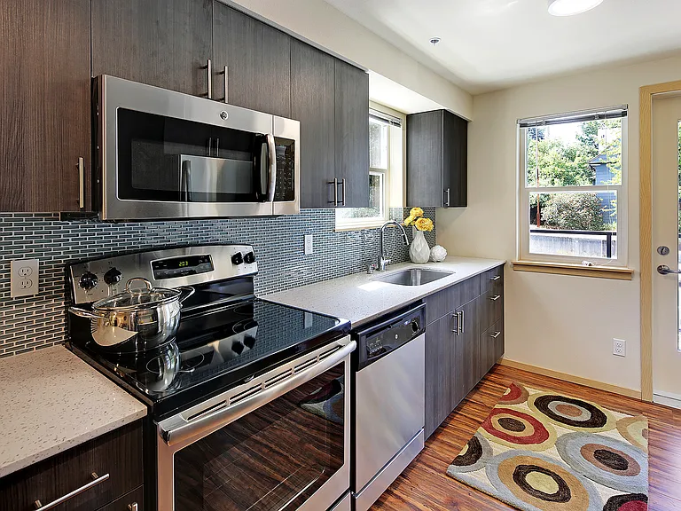 Glendale Apartments — Photo 22