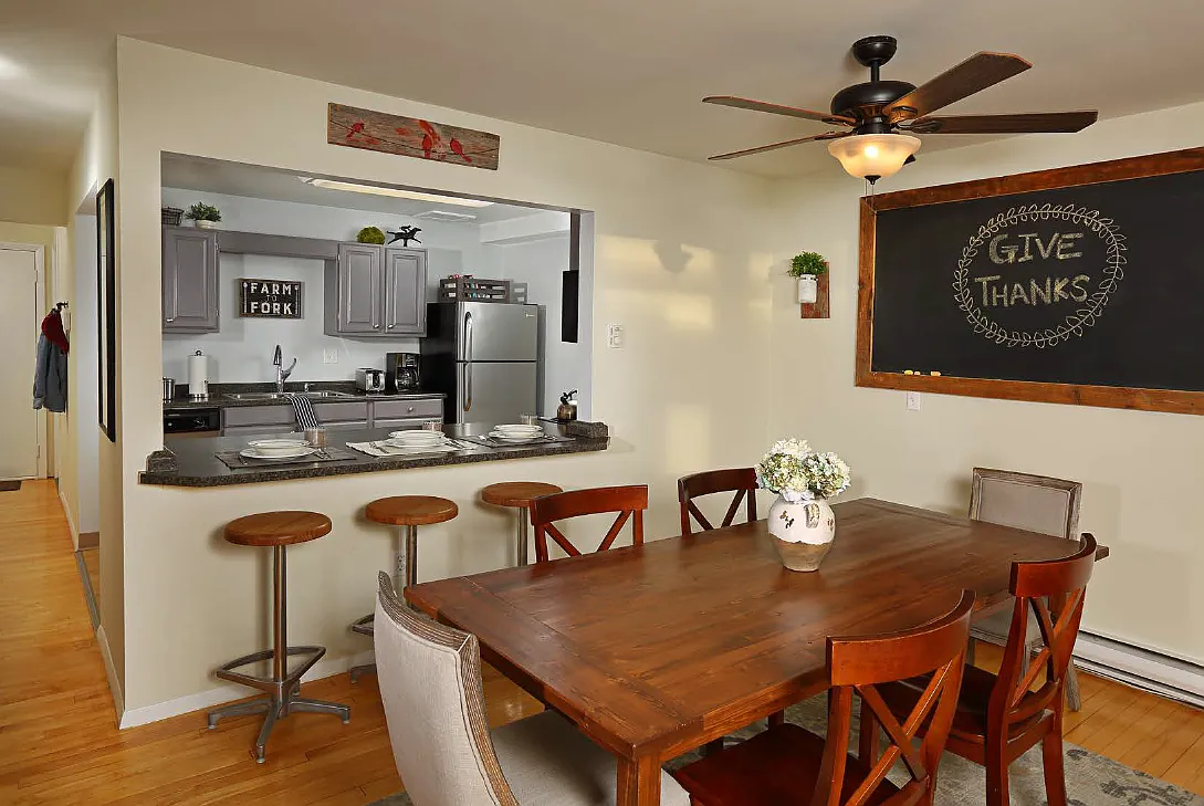 Skidmore Apartments — Photo 2