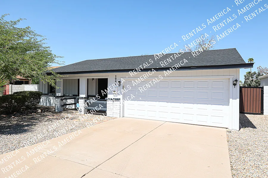 1944 E Richards Dr