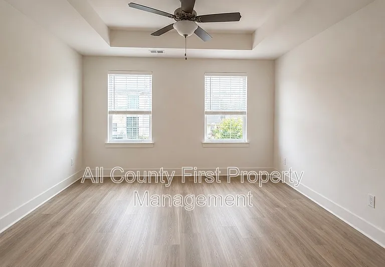 5788 Calle Vista Dr — Photo 9