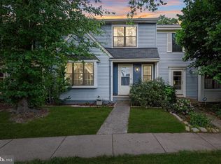 21 Berkeley Ct, Sterling, VA 20165