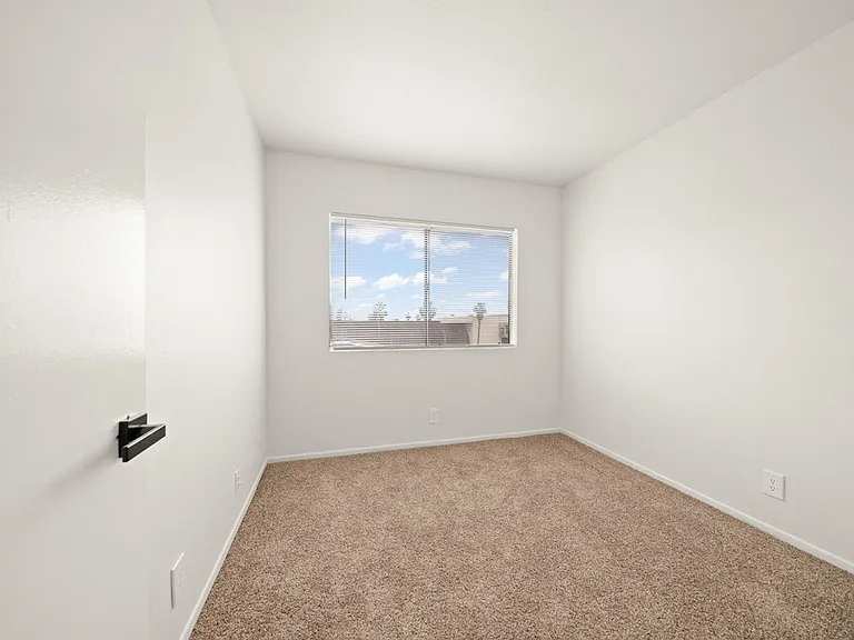 730 Pine Ave. — Photo 3