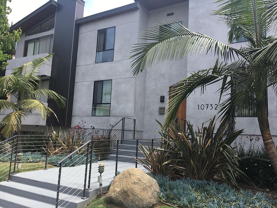 Building entrance