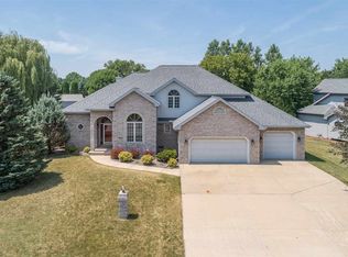 1270 Symphony Blvd, Neenah, WI 54956