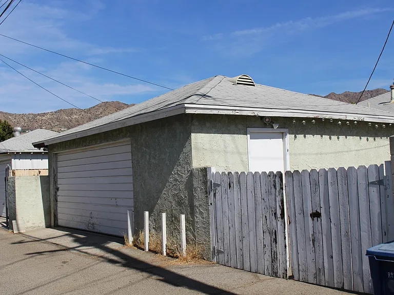 2521 N Brighton St — Photo 7