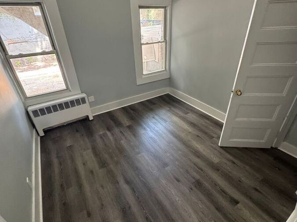 162 Waverly St APT 1