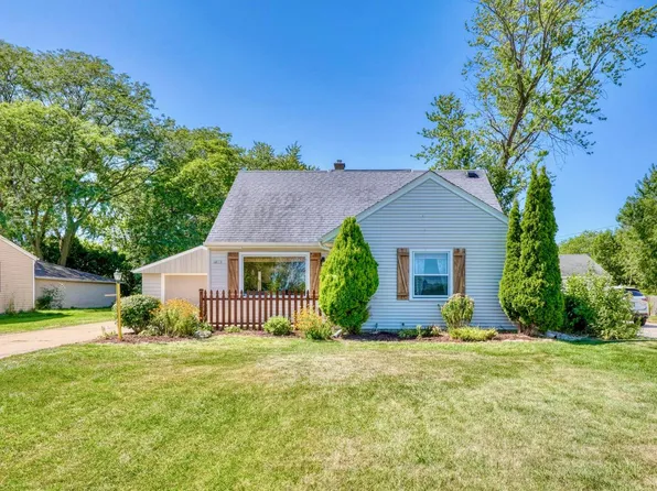 4635 North 100th STREET, Wauwatosa, WI 53225