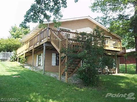 3rd image of 47579 Lakeview Dr