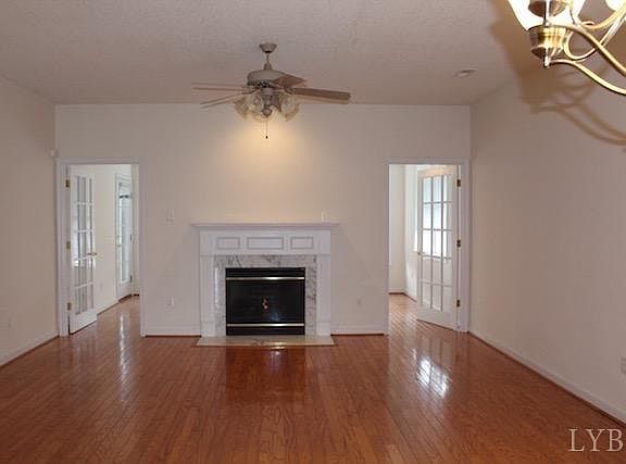 5th image of 111 Thornfield Dr