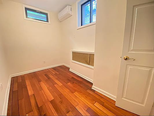 5th image of 41 W 90th St APT B