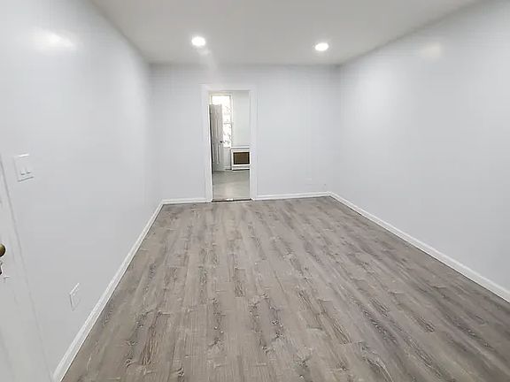 4th image of 53-25 Skillman Ave #3R