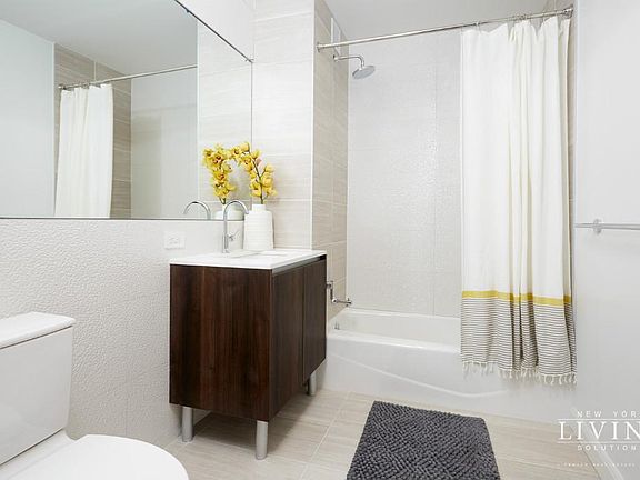 4th image of 15 Park Row APT 3P