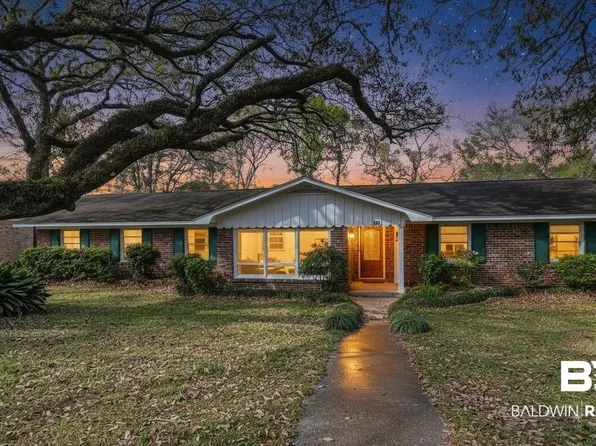 139 Fairway Dr, Daphne, AL 36526