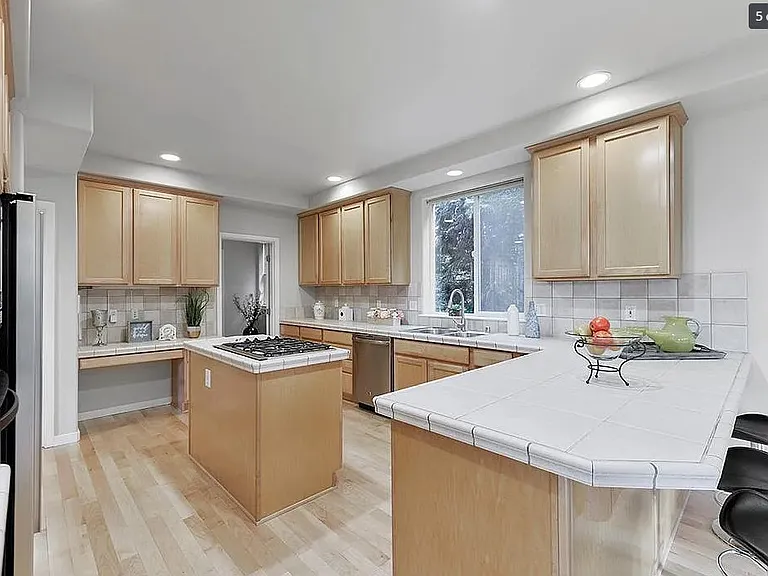 12507 NE 105th Pl — Photo 9