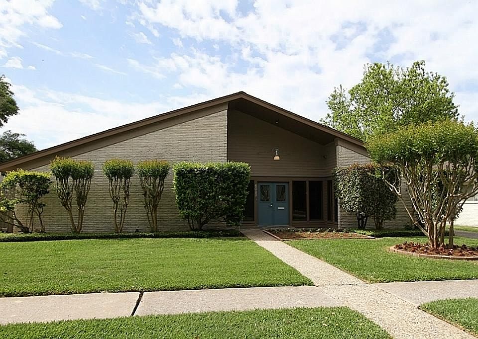 1st image of 6023 Dumfries Dr