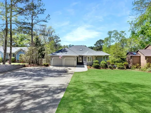 125 Watersedge Rd, Greenwood, SC 29649