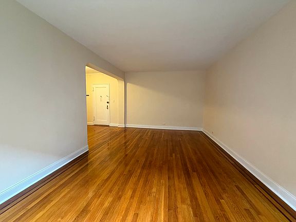 3rd image of 6911 Yellowstone Blvd APT A26