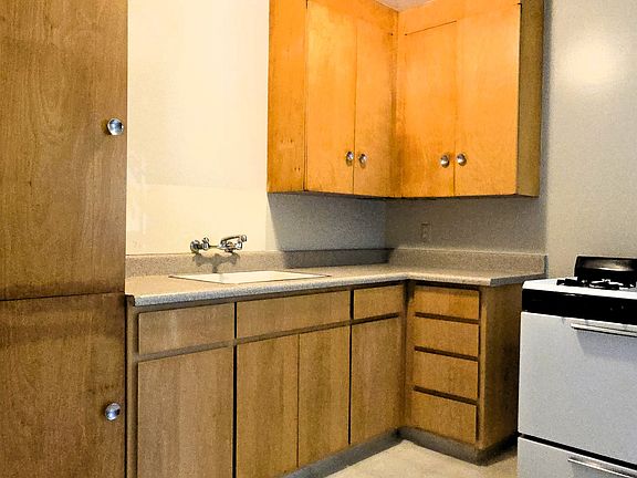 5th image of 757 Jefferson St APT 2