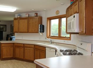 W5146 Oakland Dr, Rio, WI 53960