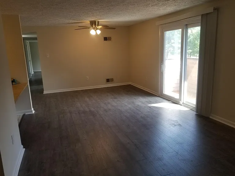 600 Heather Ridge Dr #F — Photo 1