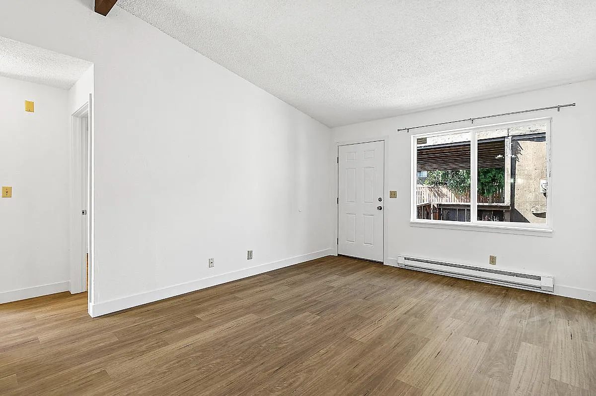 2 bed, 600 sqft, $1,700 — Photo 4