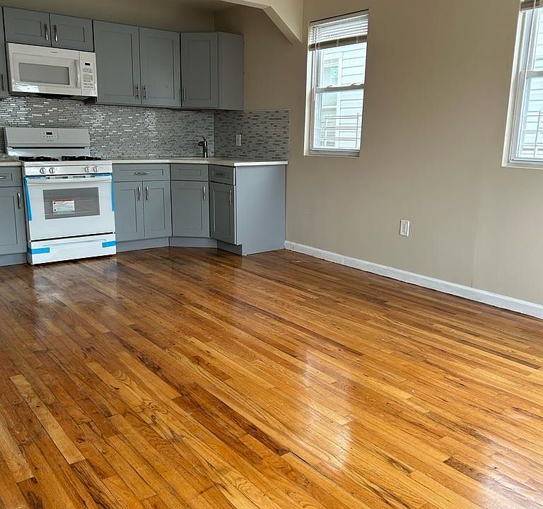 1st image of 110 160th St #3