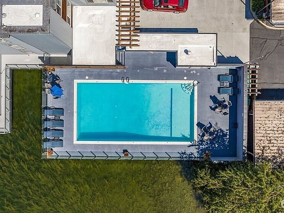 4th image of 515 Lake Street S #205