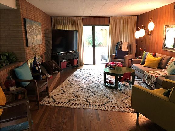 5th image of 10504 Lake Gardens Dr