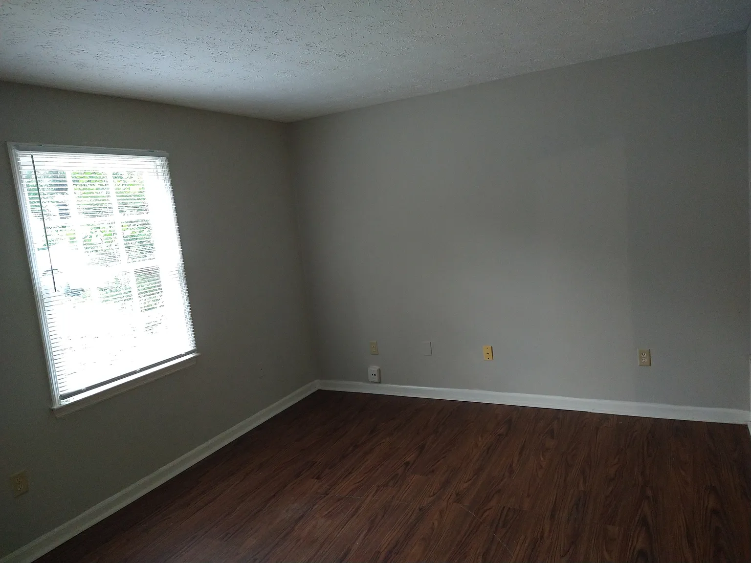 2 bed, 900 sqft, $1,350 — Photo 4