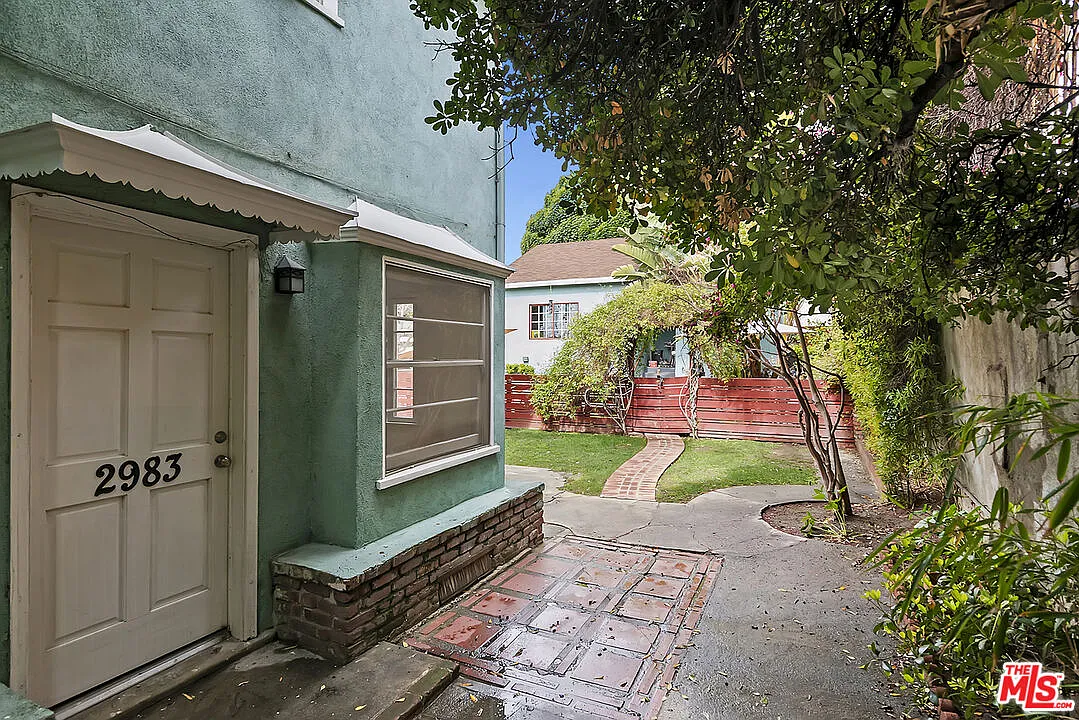 2 bed, 1.0 bath, 700 sqft, $3,330 — Photo 1