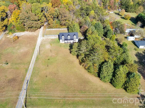 513 Weathers Creek Rd, Troutman, NC 28166