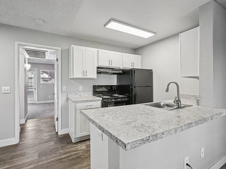 Stillwater Apartments — Photo 29