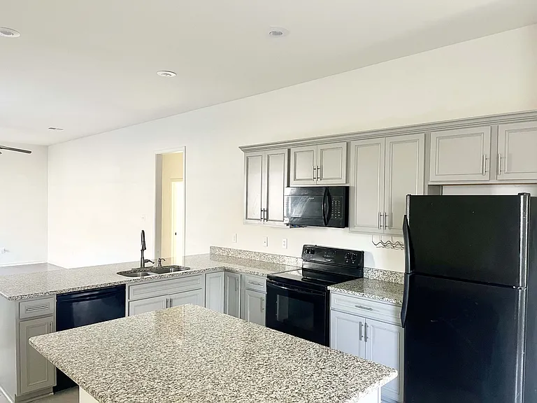 954 Deer Pass Dr — Photo 3