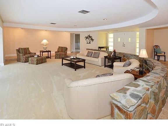 4th image of 475 Balsam Ct
