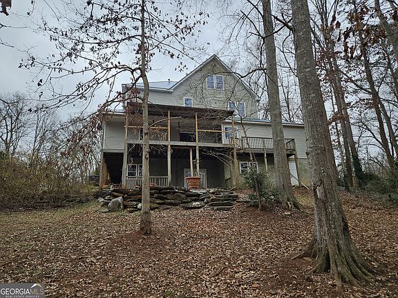 3rd image of 228 Storey St