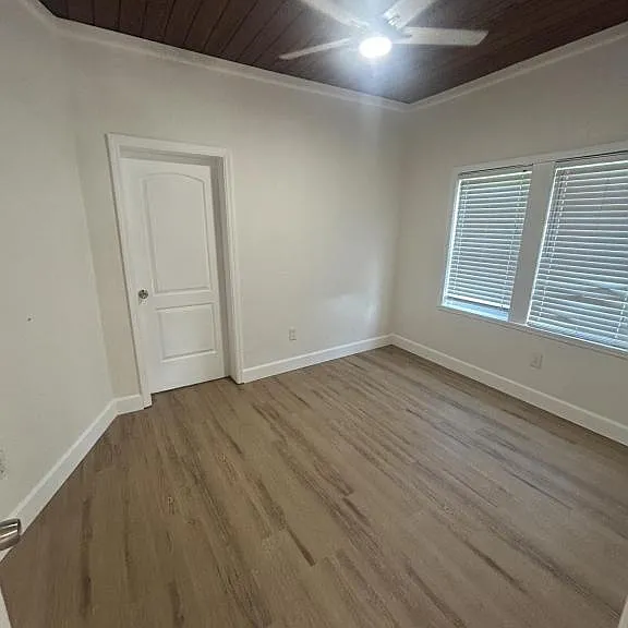 1031 Neville Ave — Photo 11