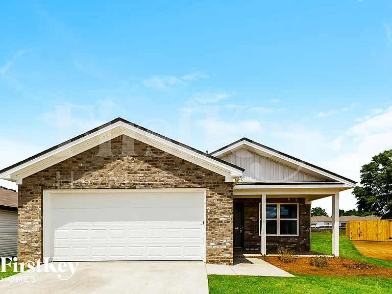 120 Castlebar Cir — Photo 1