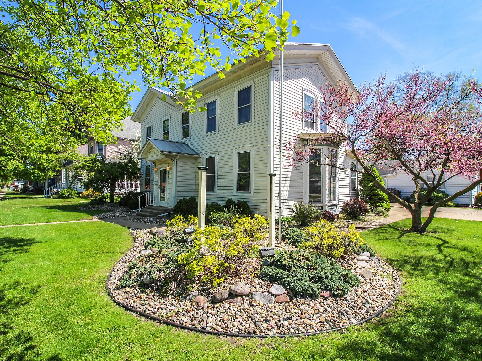 303 N Main St, Three Rivers, MI 49093 Zillow