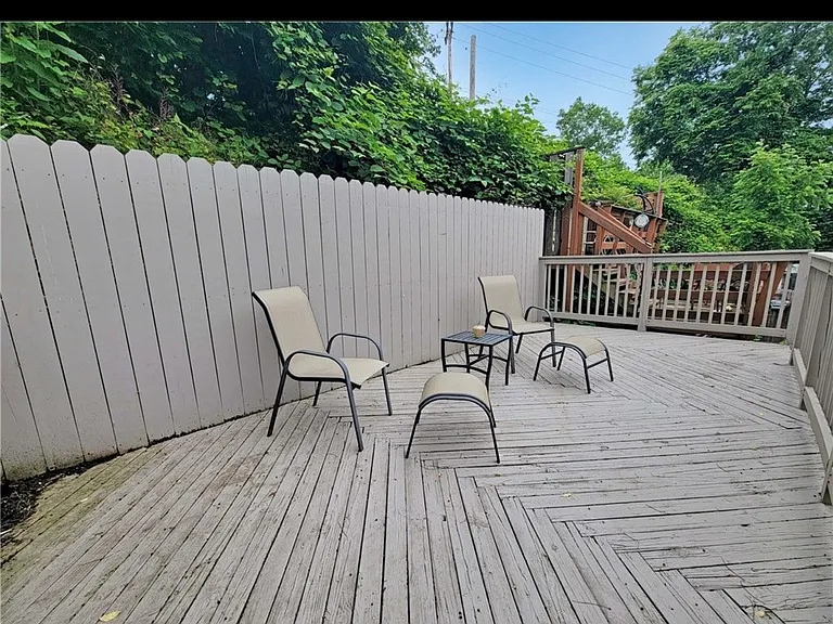 611 Broadhead Ave — Photo 5