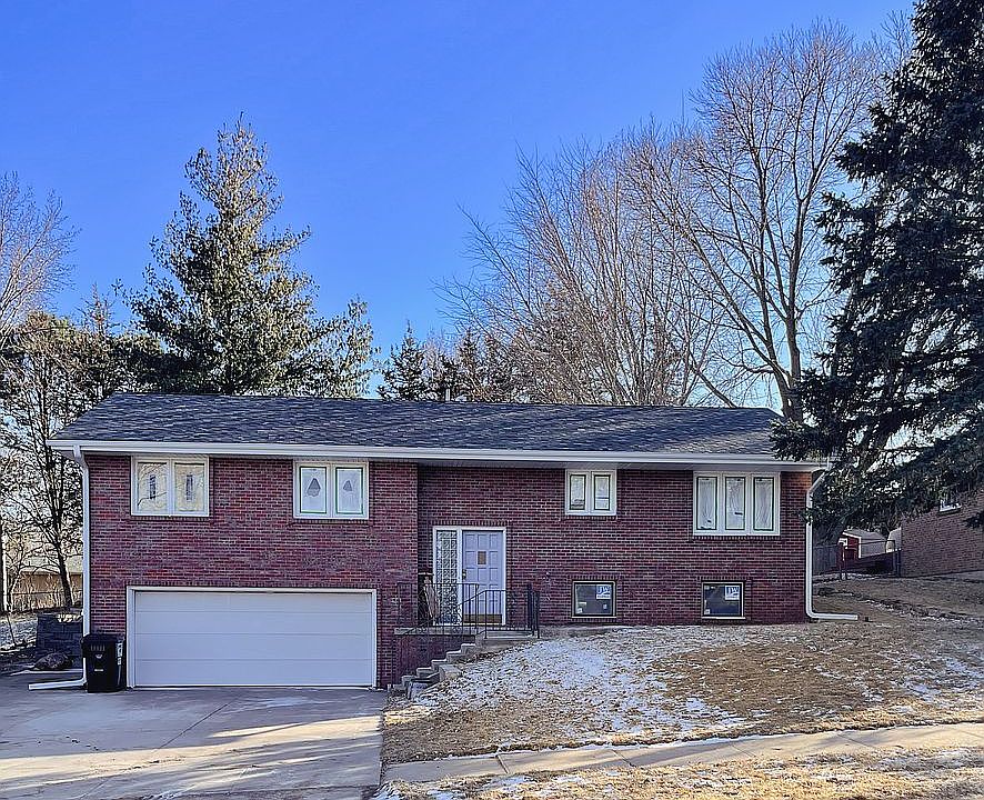 1st image of 6421 Skylark Ln