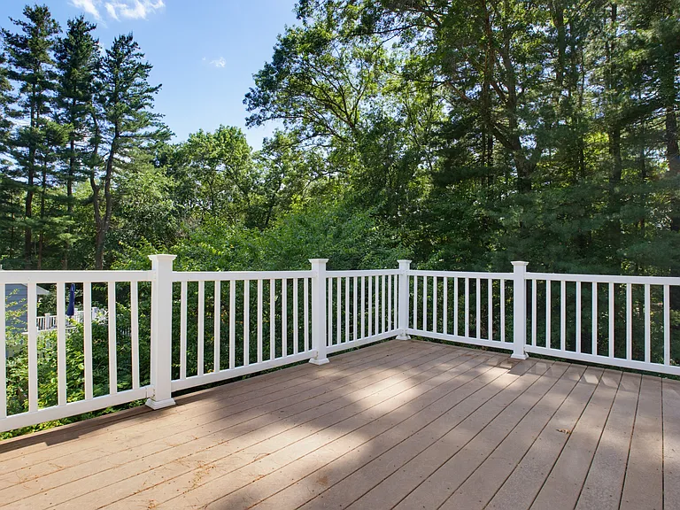 37 Woodbury Rd — Photo 21