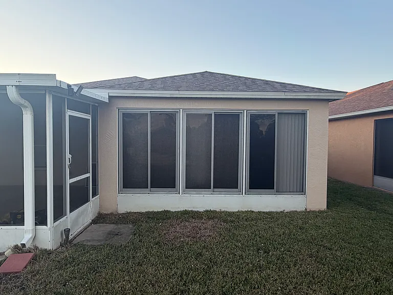 4911 Manchester Dr — Photo 3