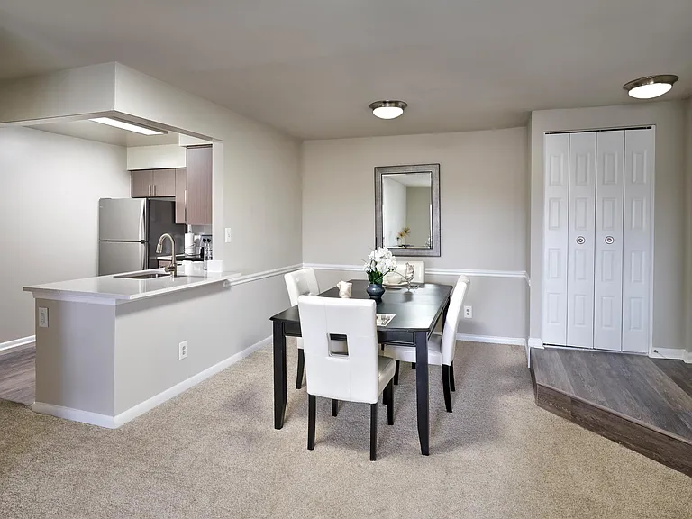 Canterbury Apartments — Photo 7